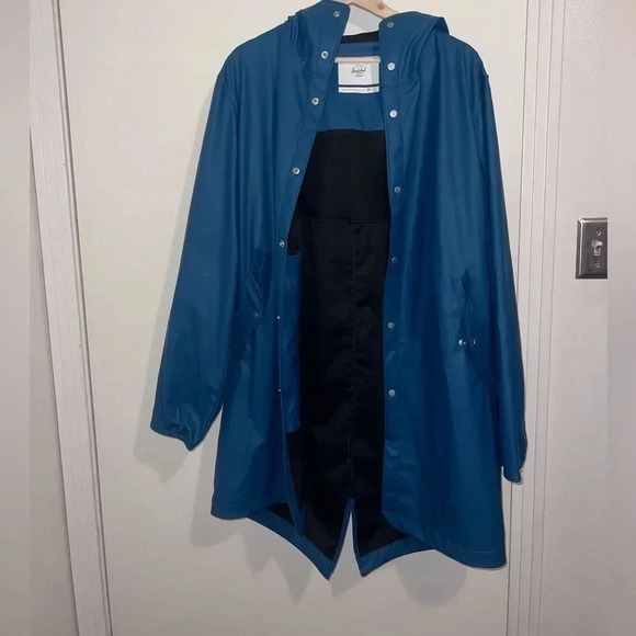 Herschel Supply Company Fishtail Raincoat Women's M - Picture 2 of 7
